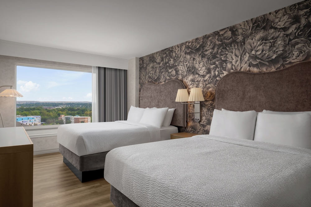 TOWER, SUITE, 2 QUEEN BEDS