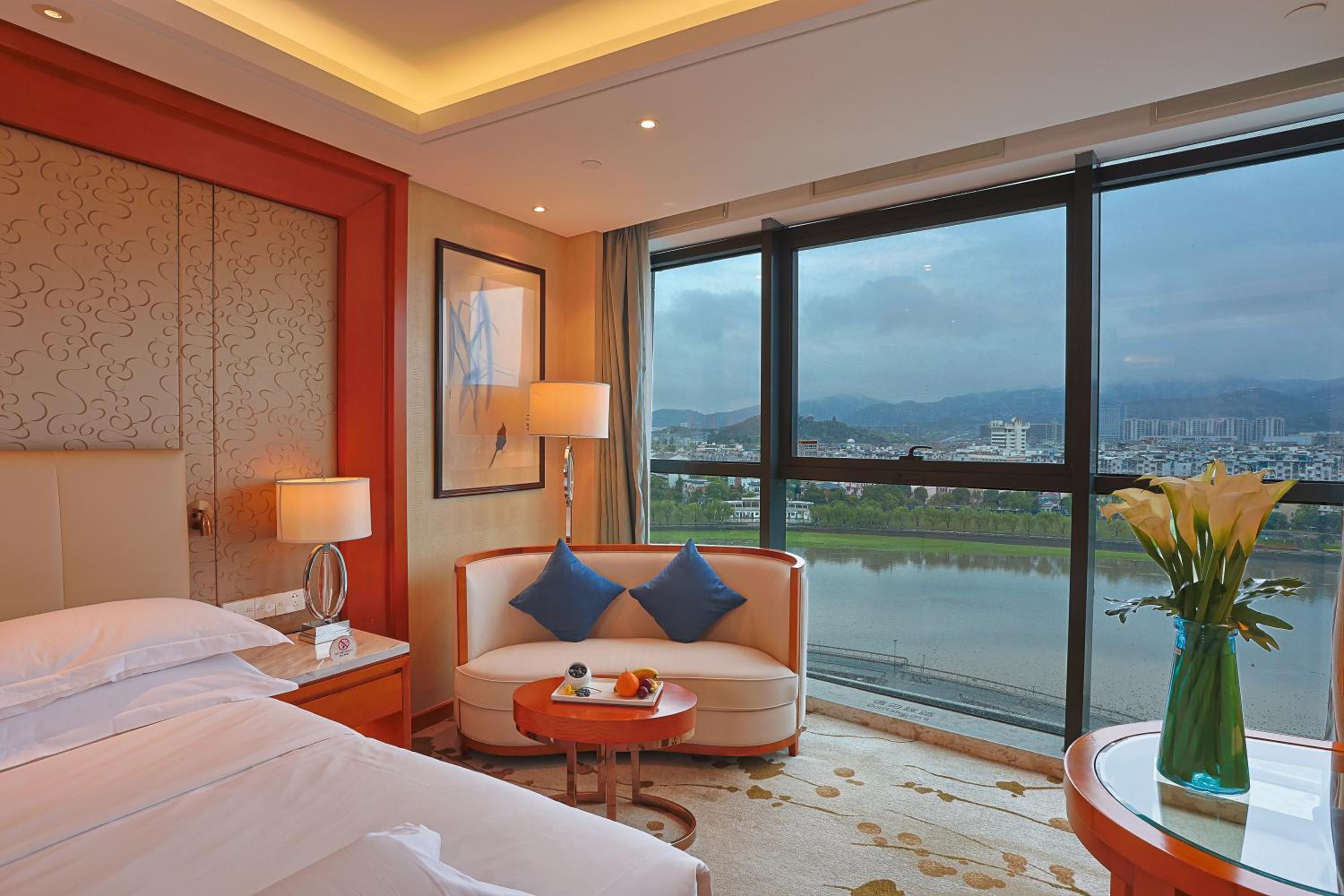 غرفة ديلوكس بسرير كينج وسرير كوين بإطلالة على النهر، Yiwu Shangcheng Hotel 2/8