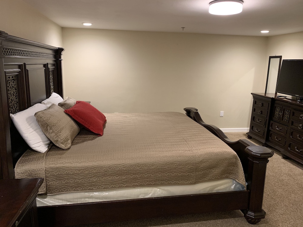 Blue Bay Inn Suites 12/34