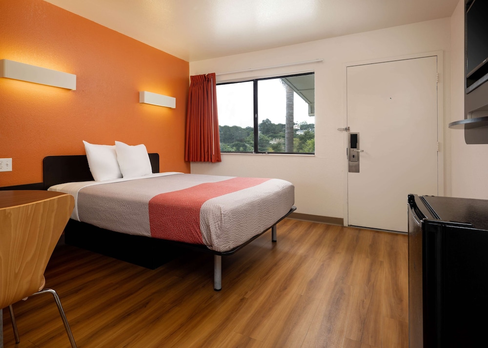 Motel6 Pismo Beach, CA 30/61