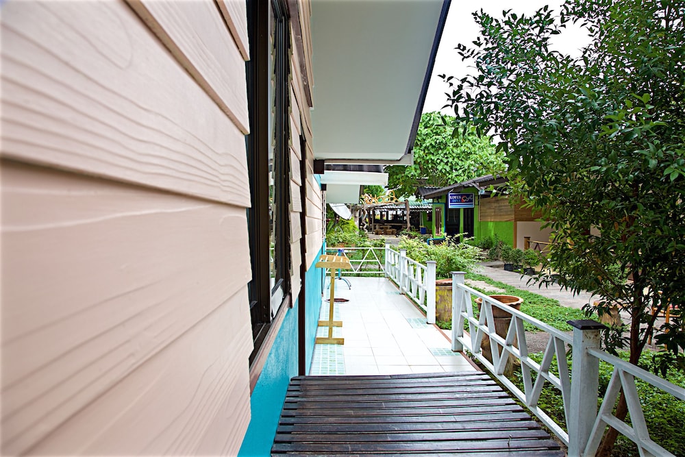 Poohbar Resort & Lotusdive 13/72