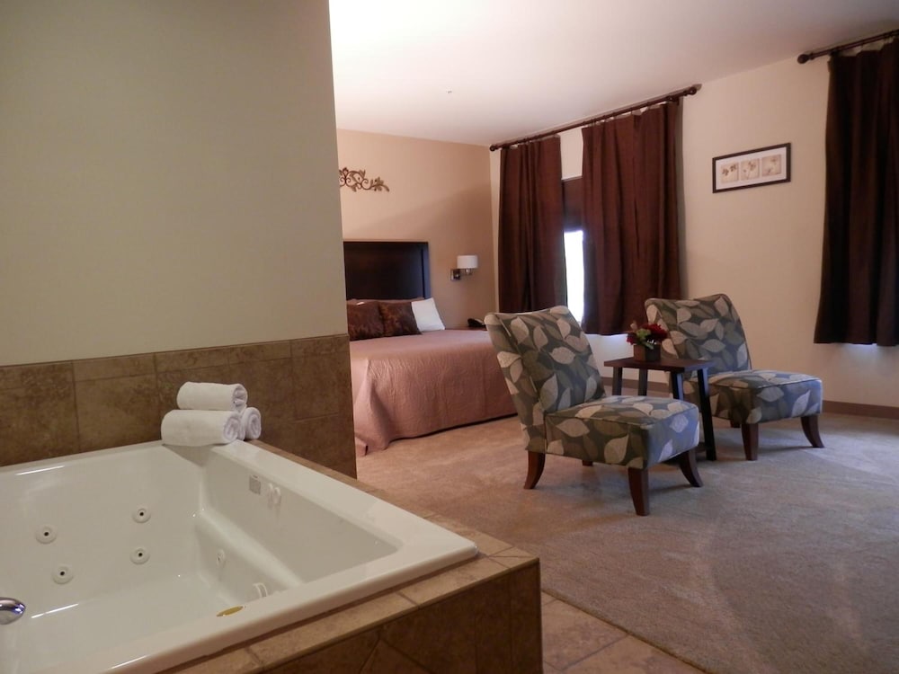 Grand View Inn And Suites 63/65