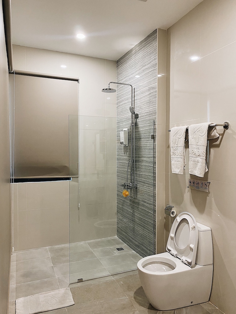 Paradise Hotel Tarakan 15/65