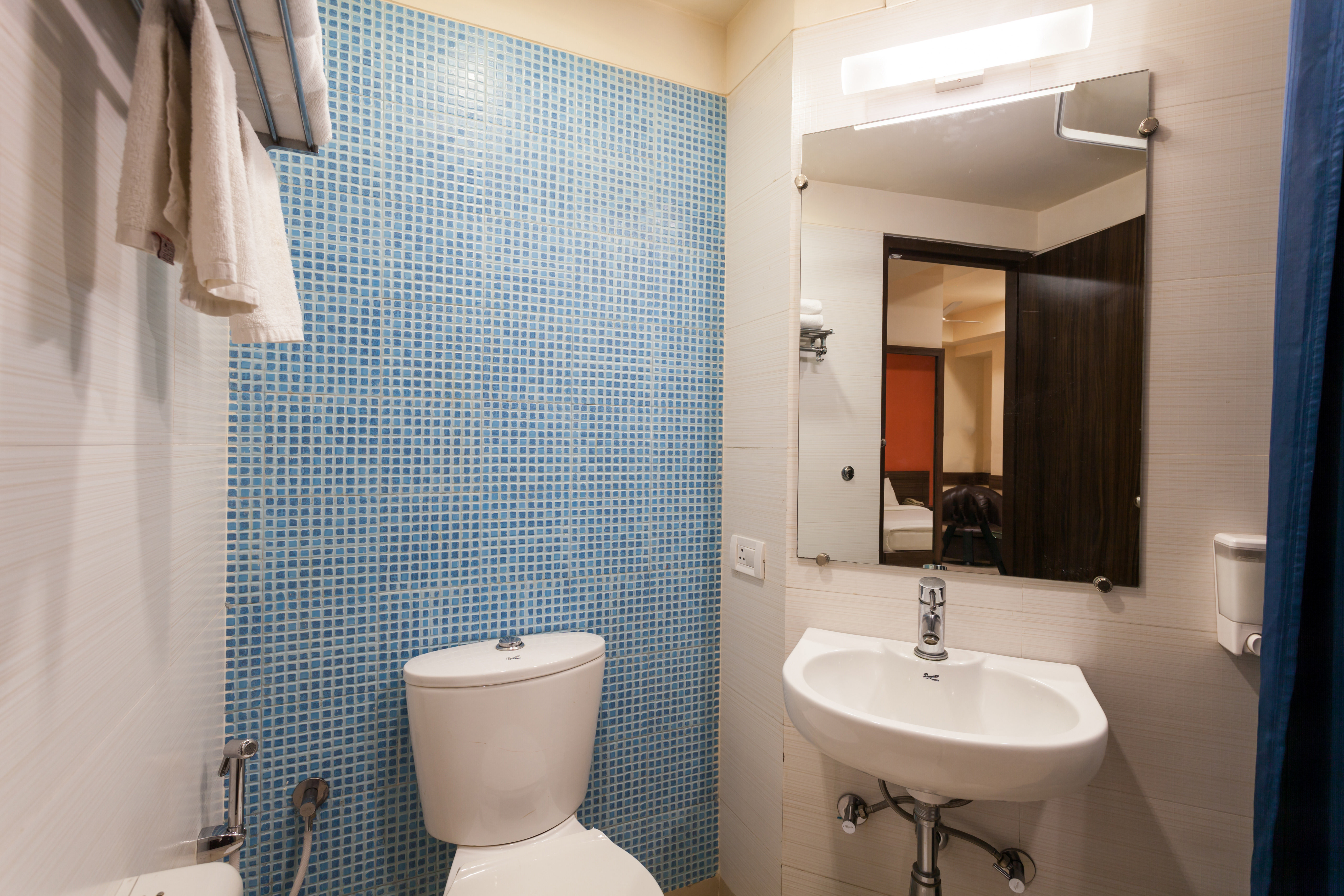 Ginger Hotel Indore 52/53