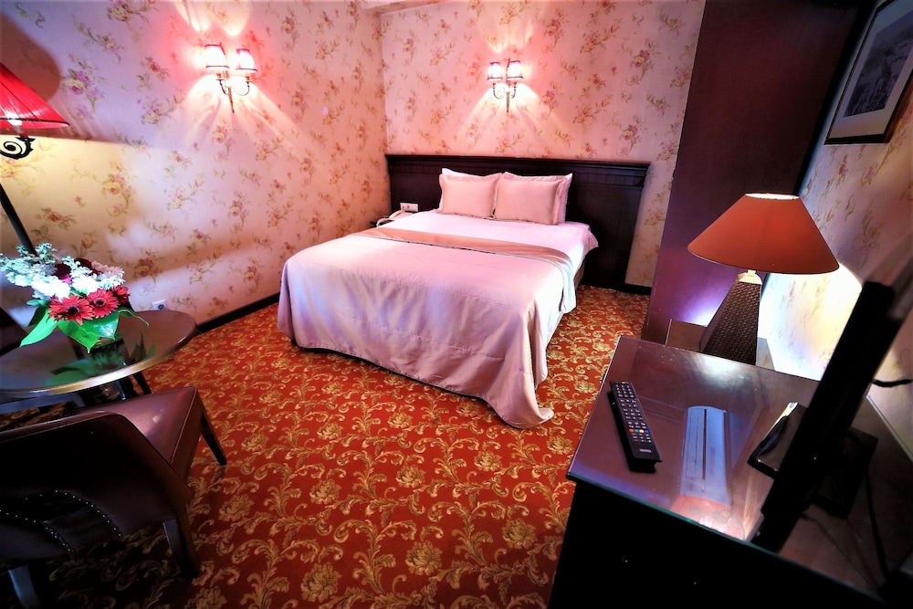 Pera Rose Hotel 48/78