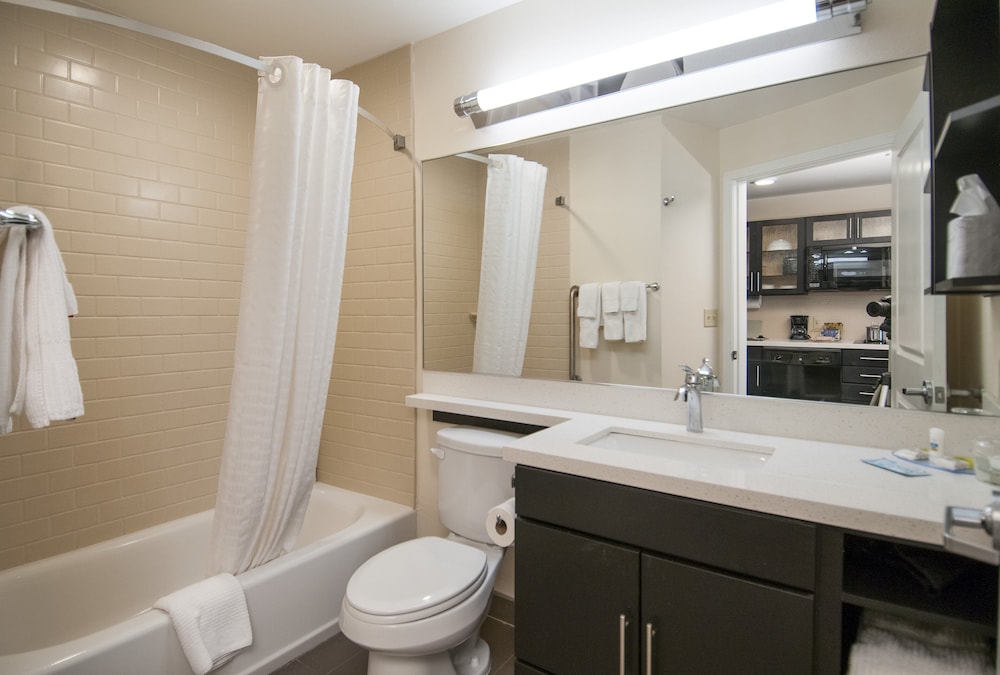 Candlewood Suites Baton Rouge College Drive 14/44