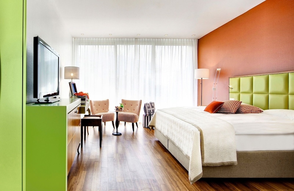 Superior, Queen Bed