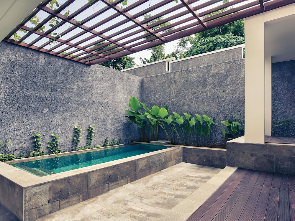 MERCURE BALI LEGIAN 42/75