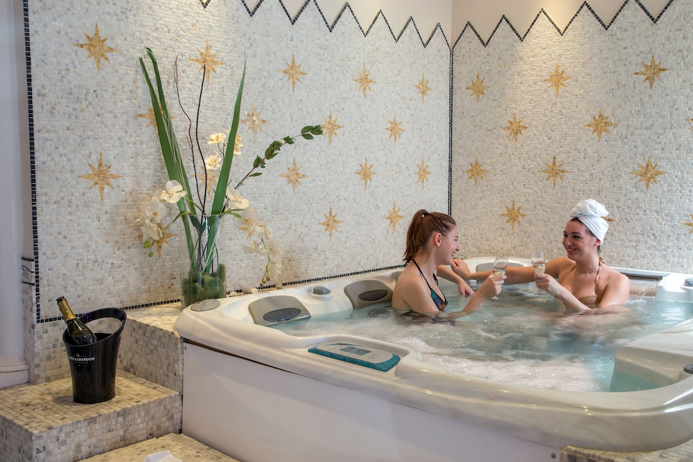 Imperiale Hotel 31/56