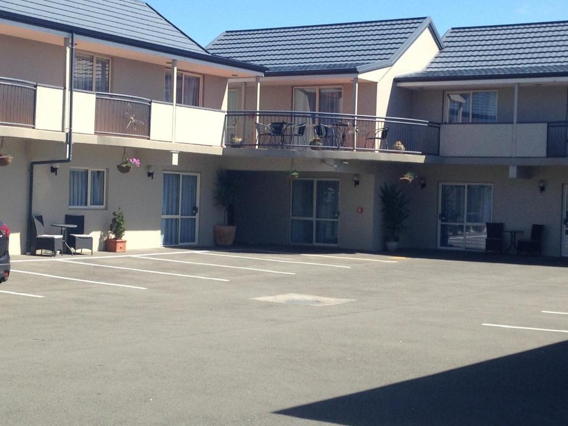 Amalfi Motor Lodge 3/13