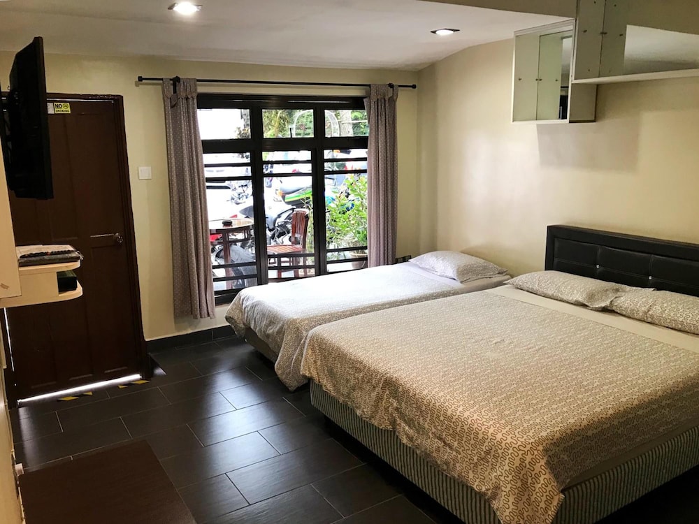 Cameronian Inn 33/69
