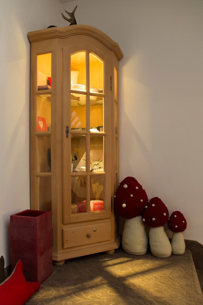Am Dorfplatz Suites - Adults Only 4/48