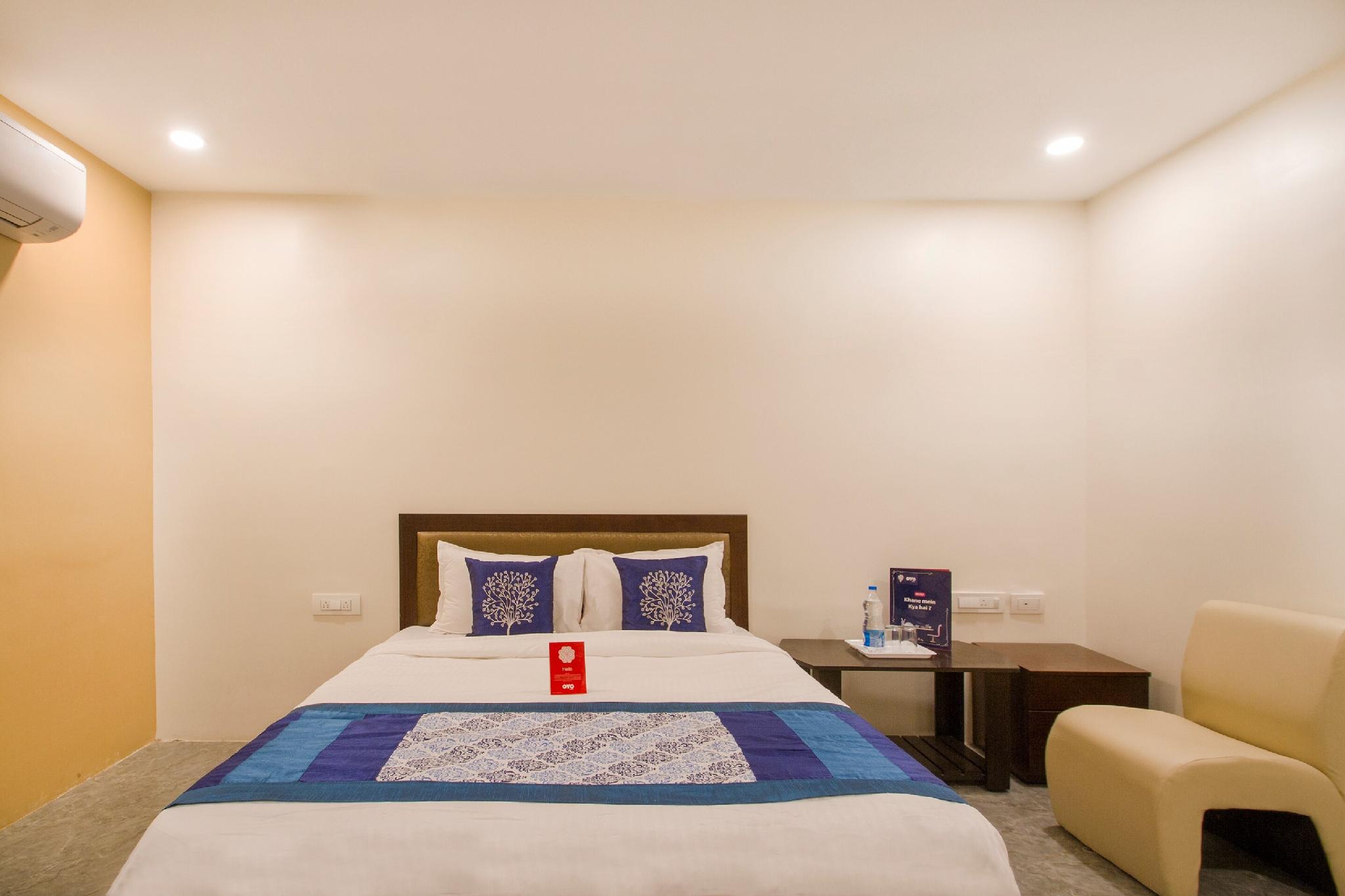 Oyo 10225 Hotel Sree Chandana 25/50
