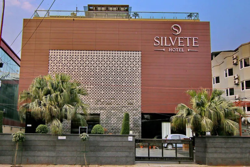 Silvete Hotel 3/19