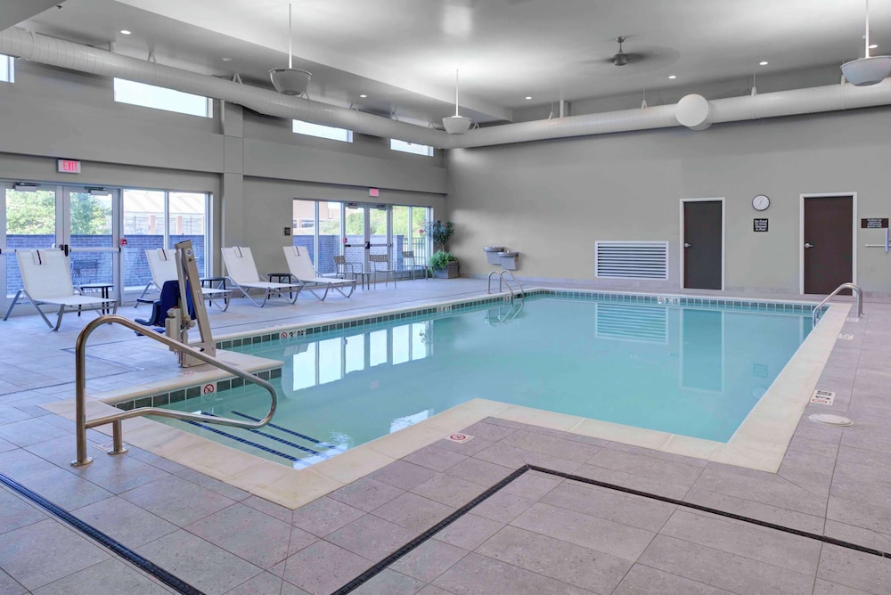 Homewood Suites By Hilton Lansing Eastwood 3/40