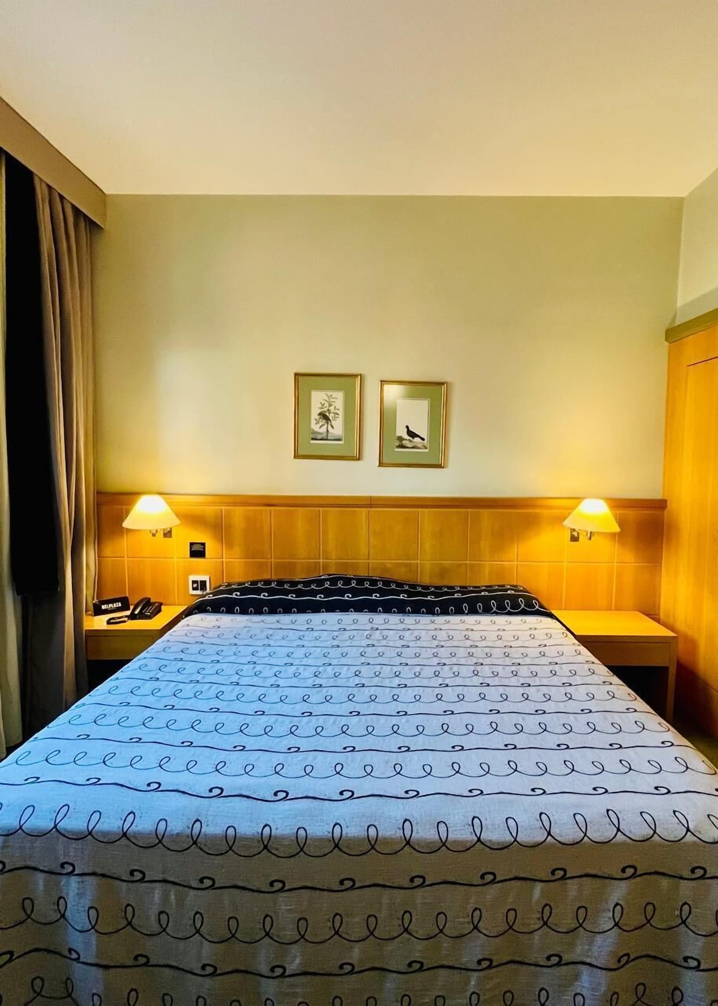 SUPERIOR, KING BED