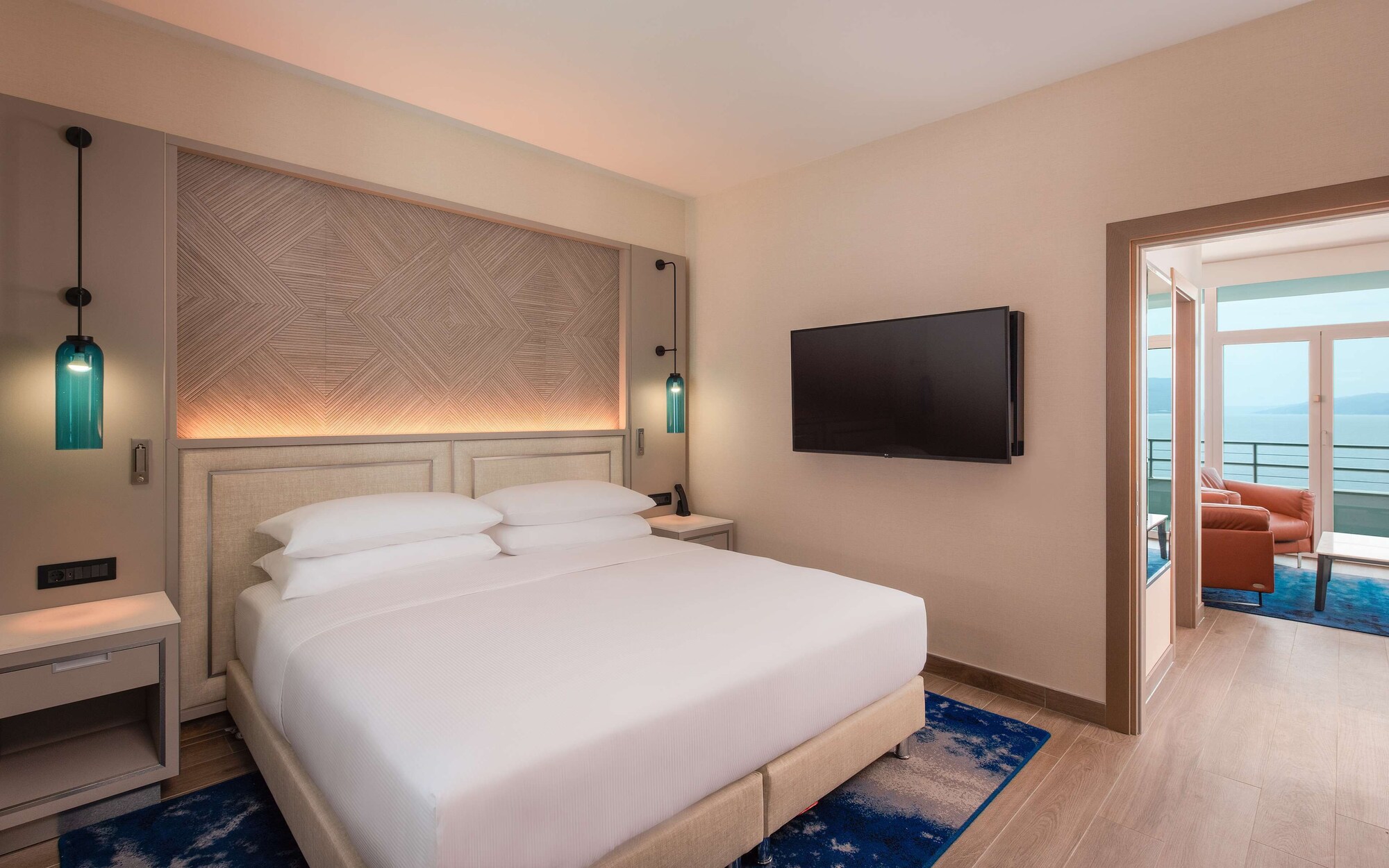 1 Bedroom, Beach, Deluxe, Suite, King Bed, Murphy Bed