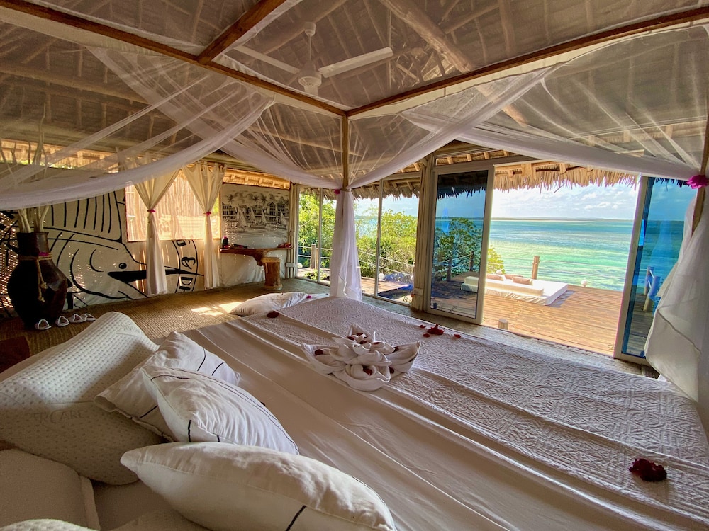 Rock And Sea Resort 11/50