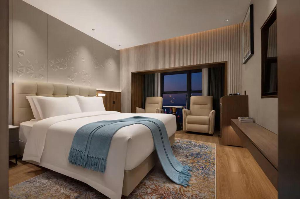Family Suite, King Bed