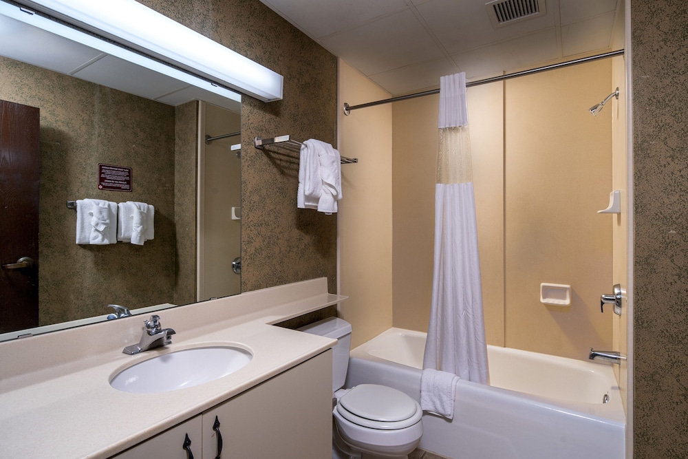 The Suites Hotel at Waterfront Plaza 50/50