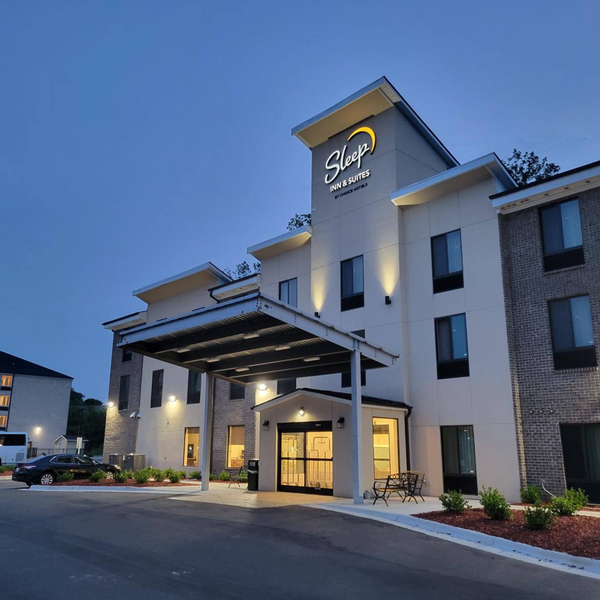 Sleep Inn and Suites Coliseum Area 19/22
