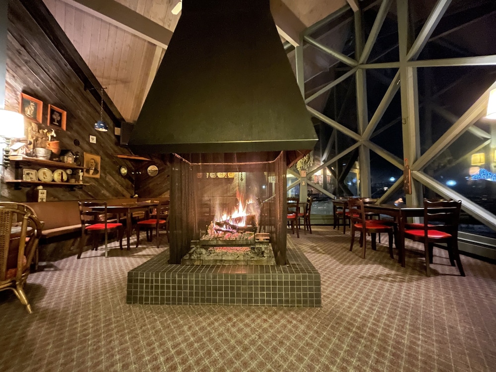 Toll Road Inn 12/26
