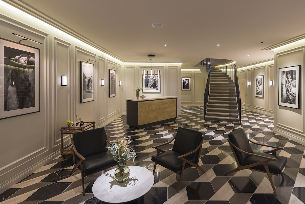 THE AMSTERDAM LUXURY PLUS BY VIADORA 27/44