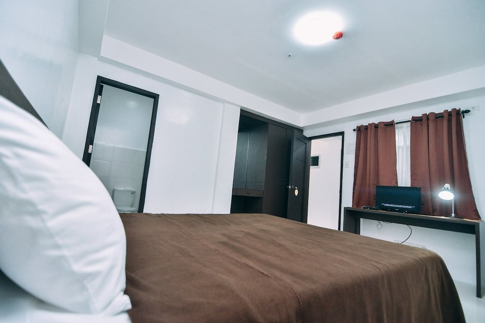 The Strand Suites And Dormitel 17/48