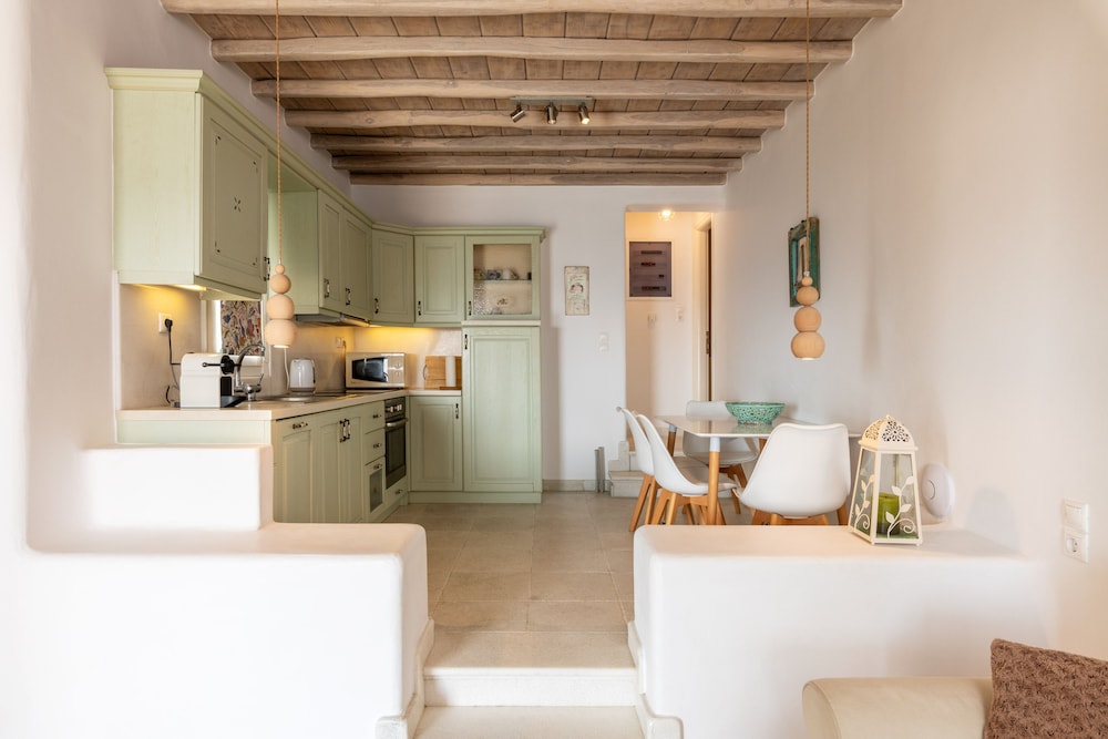 Mykonos Divino 3/50