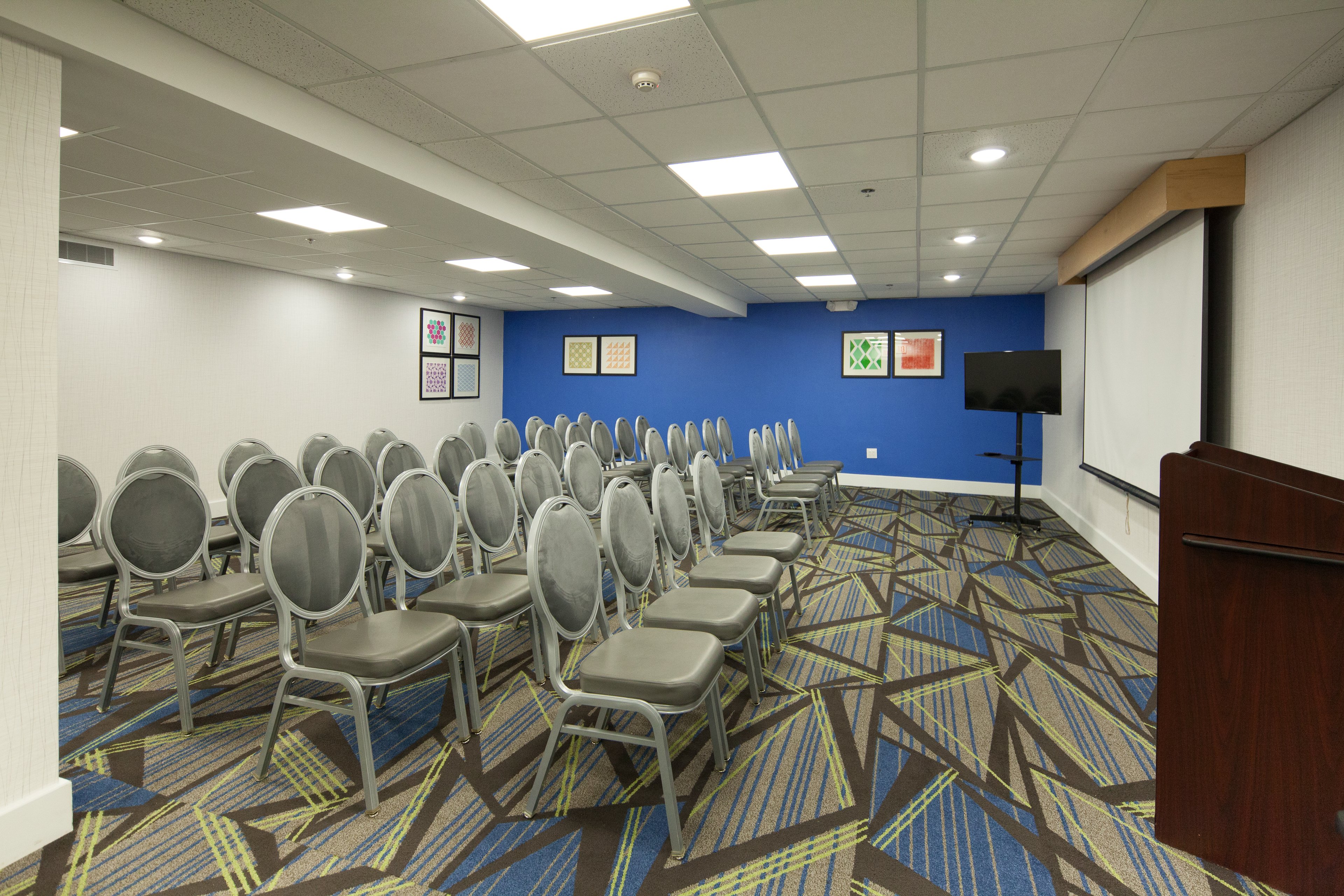 Holiday Inn Express & Suites Nashville - Brentwood I-65 37/40