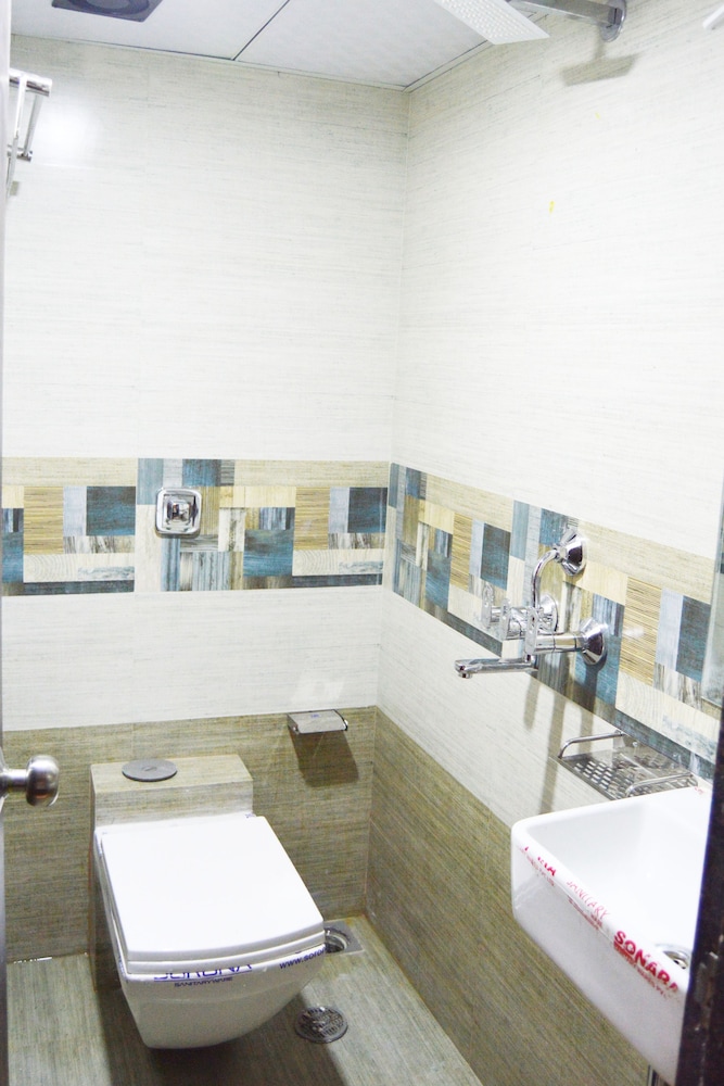 Hotel A. K. International 50/50