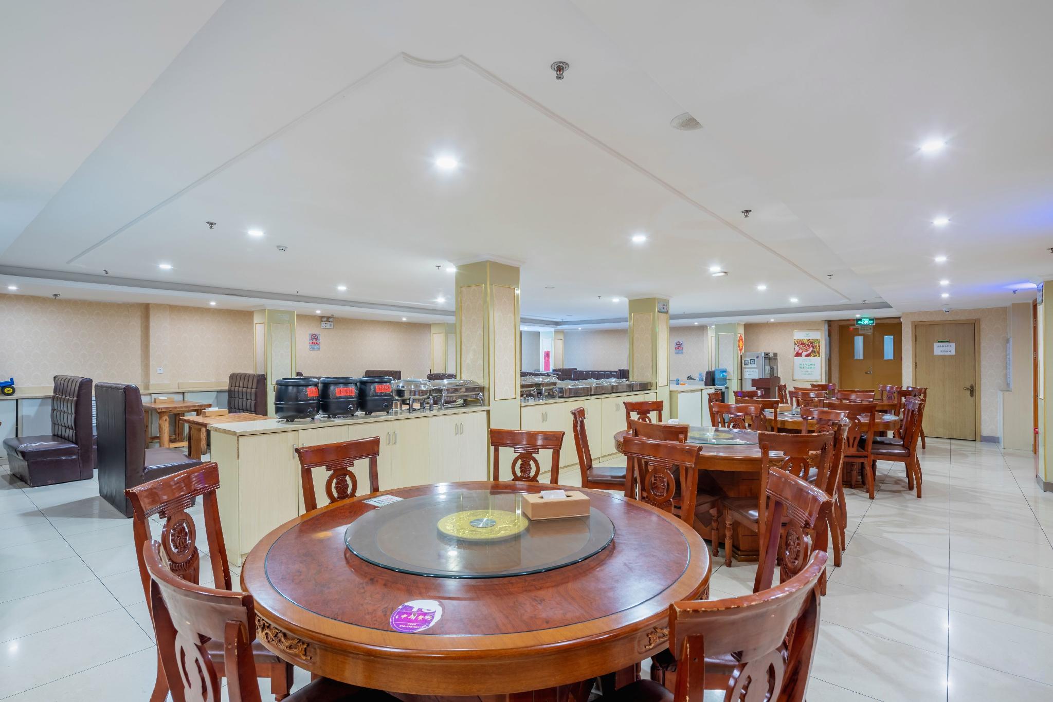 Vienna Hotel (Beijing Wanda West, Bajiao Amusement Park Metro Station) 34/41