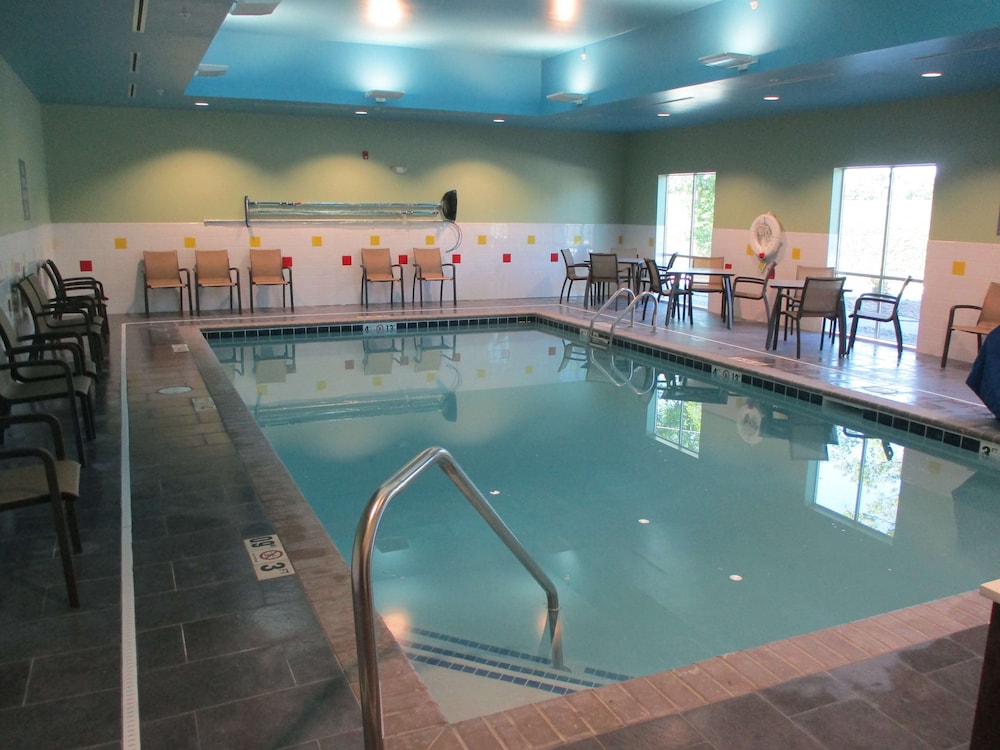 La Quinta Inn & Suites by Wyndham Jackson/Cape Girardeau 3/51
