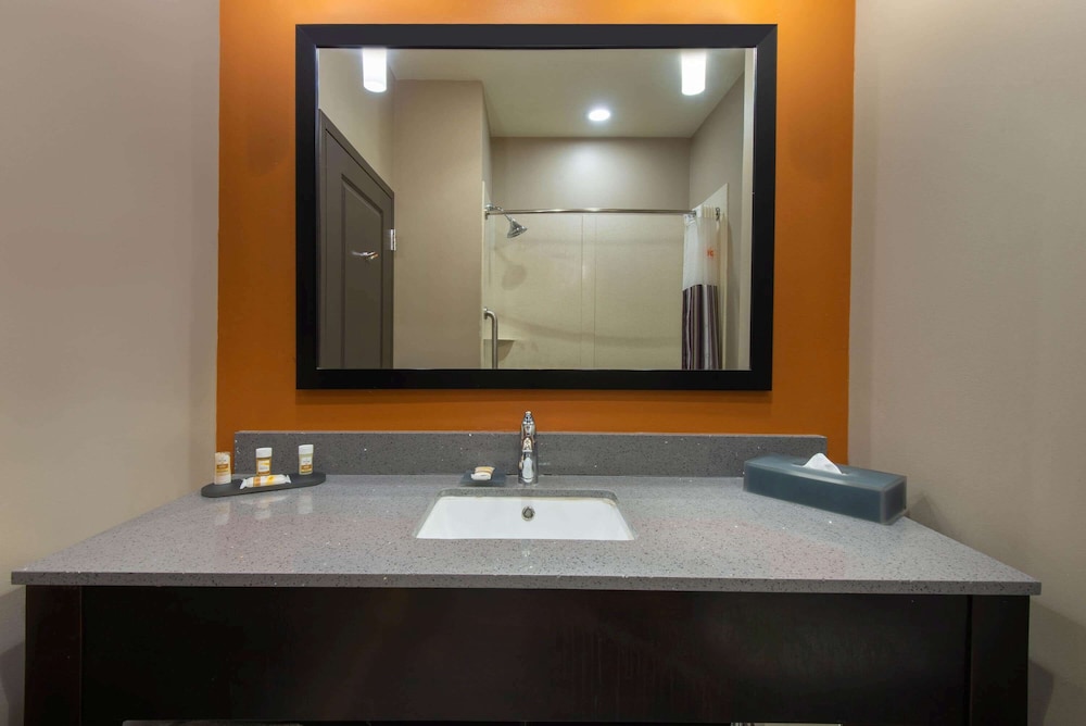 La Quinta Inn & Suites by Wyndham Harrisburg-Hershey 15/51