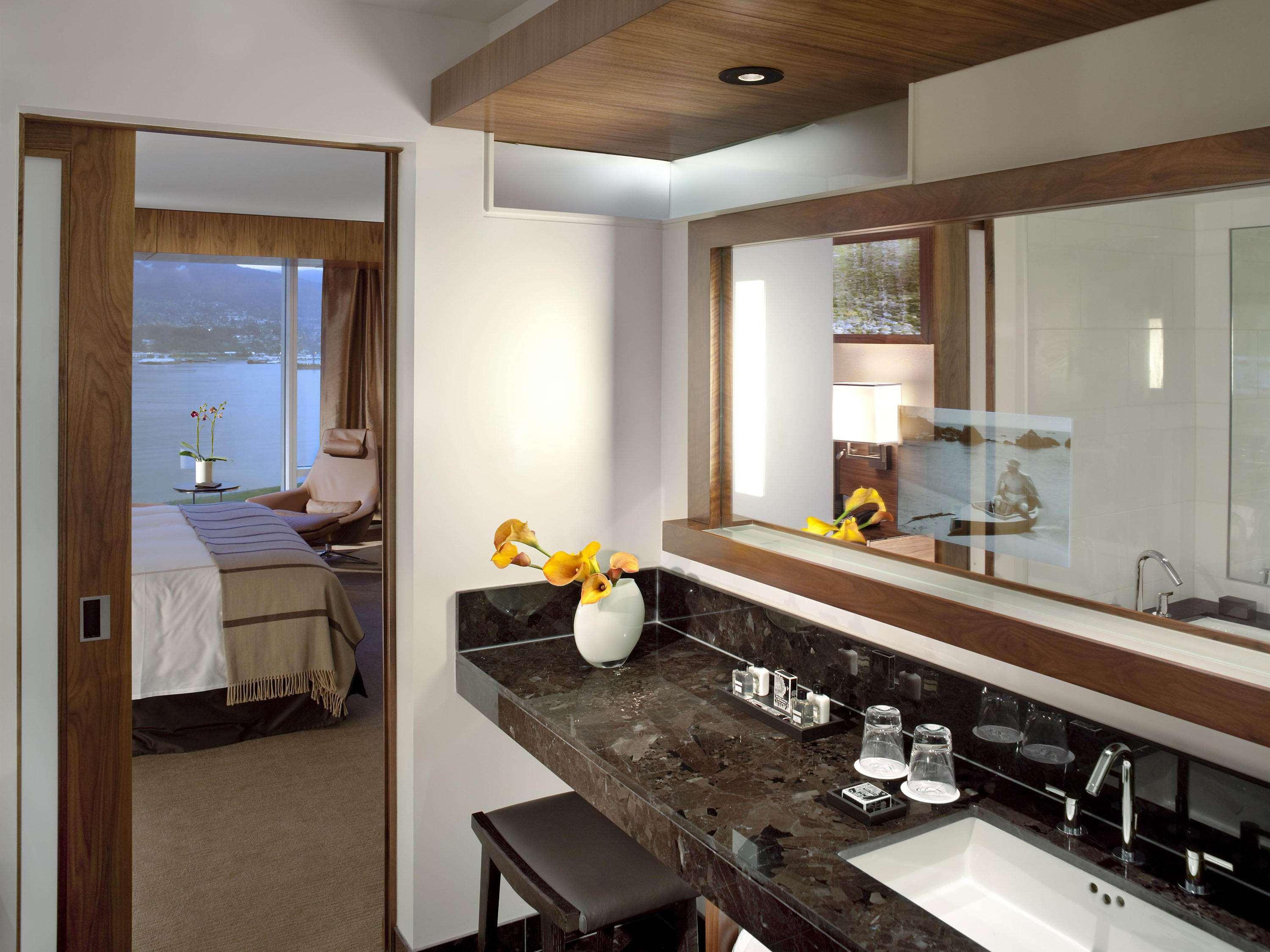 Fairmont Gold, Harbor, King Bed، Fairmont Pacific Rim 8/8