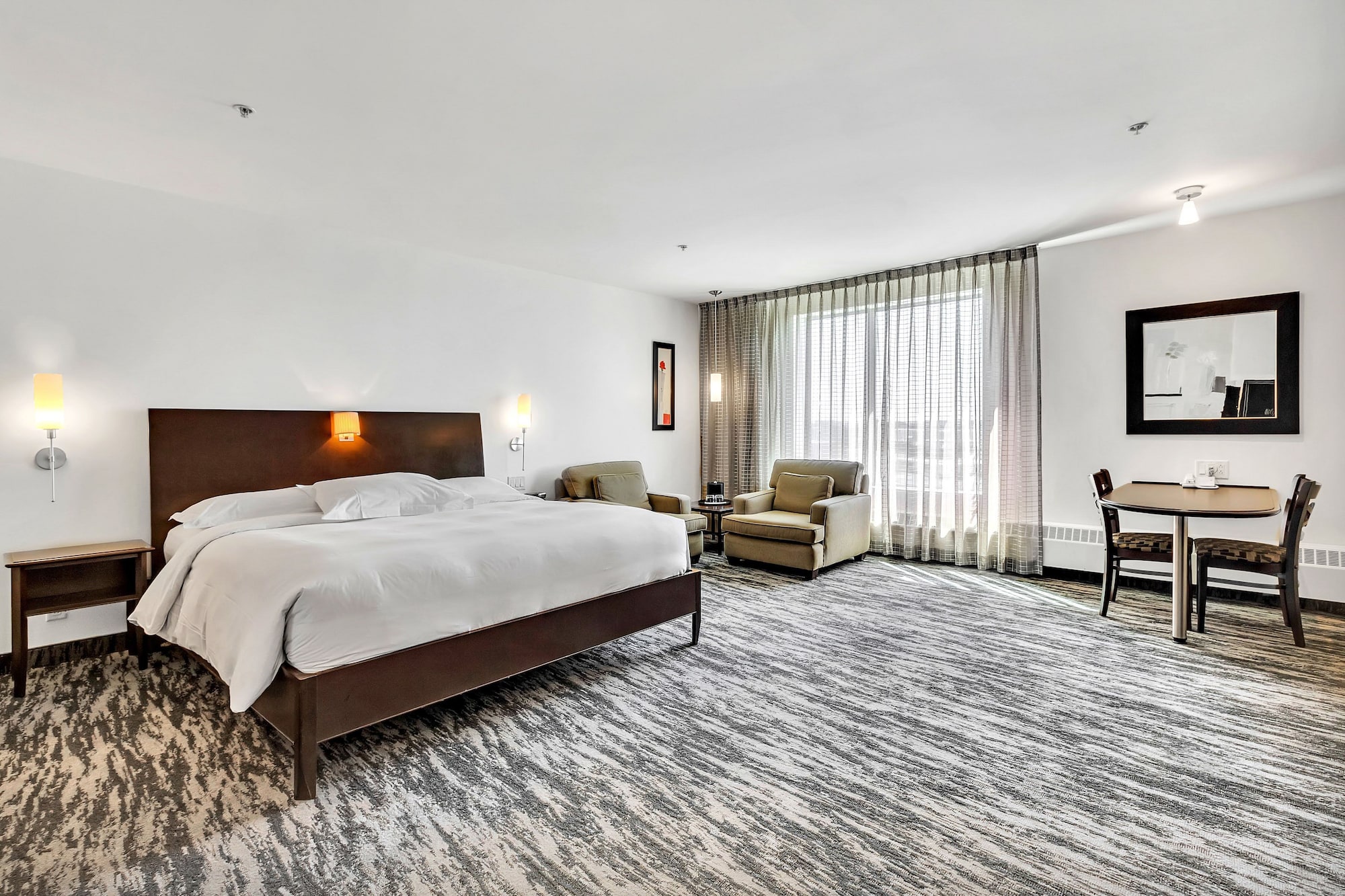 ROOM, KING BED, JETTED TUB