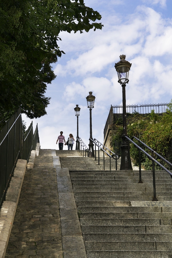 Hotel Mercure Paris Montmartre Sacre-Coeur 37/62
