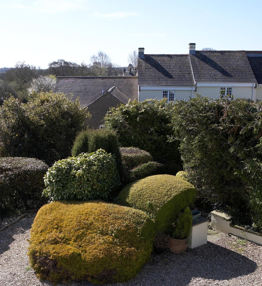 Yalbury Cottage 21/30