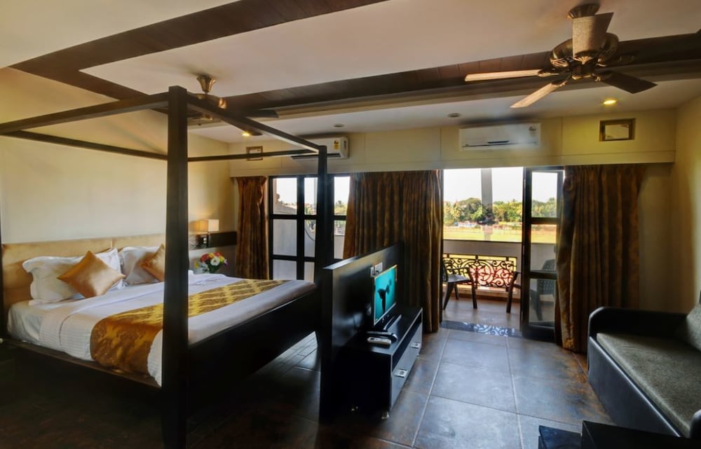 RAHI RESORT DE CROSSROADS 5/17