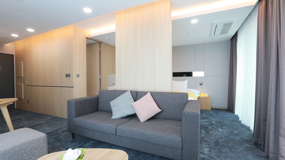 CO-OP CITY HOTEL SEONGSAN 47/71