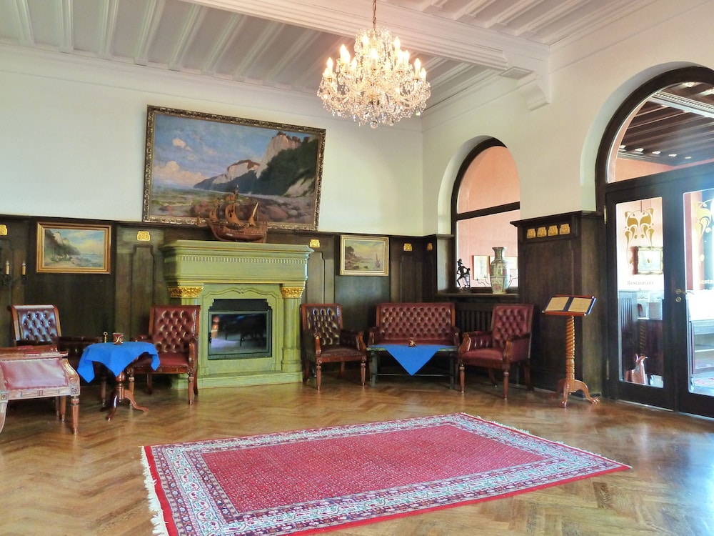 Schlosshotel Ralswiek 32/50