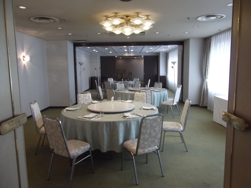 Ichikawa Grand Hotel 32/38