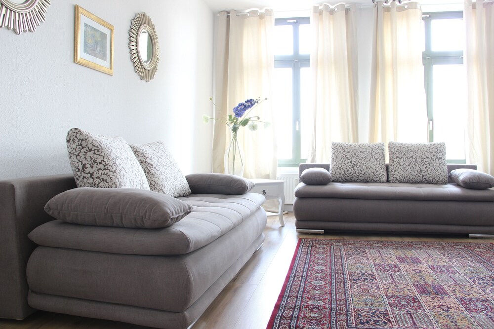 Leon Suite Apartments 31/50