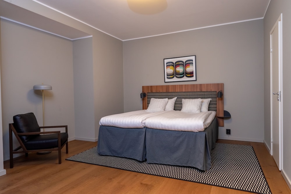 Compact, Single, Double Bed, No Window