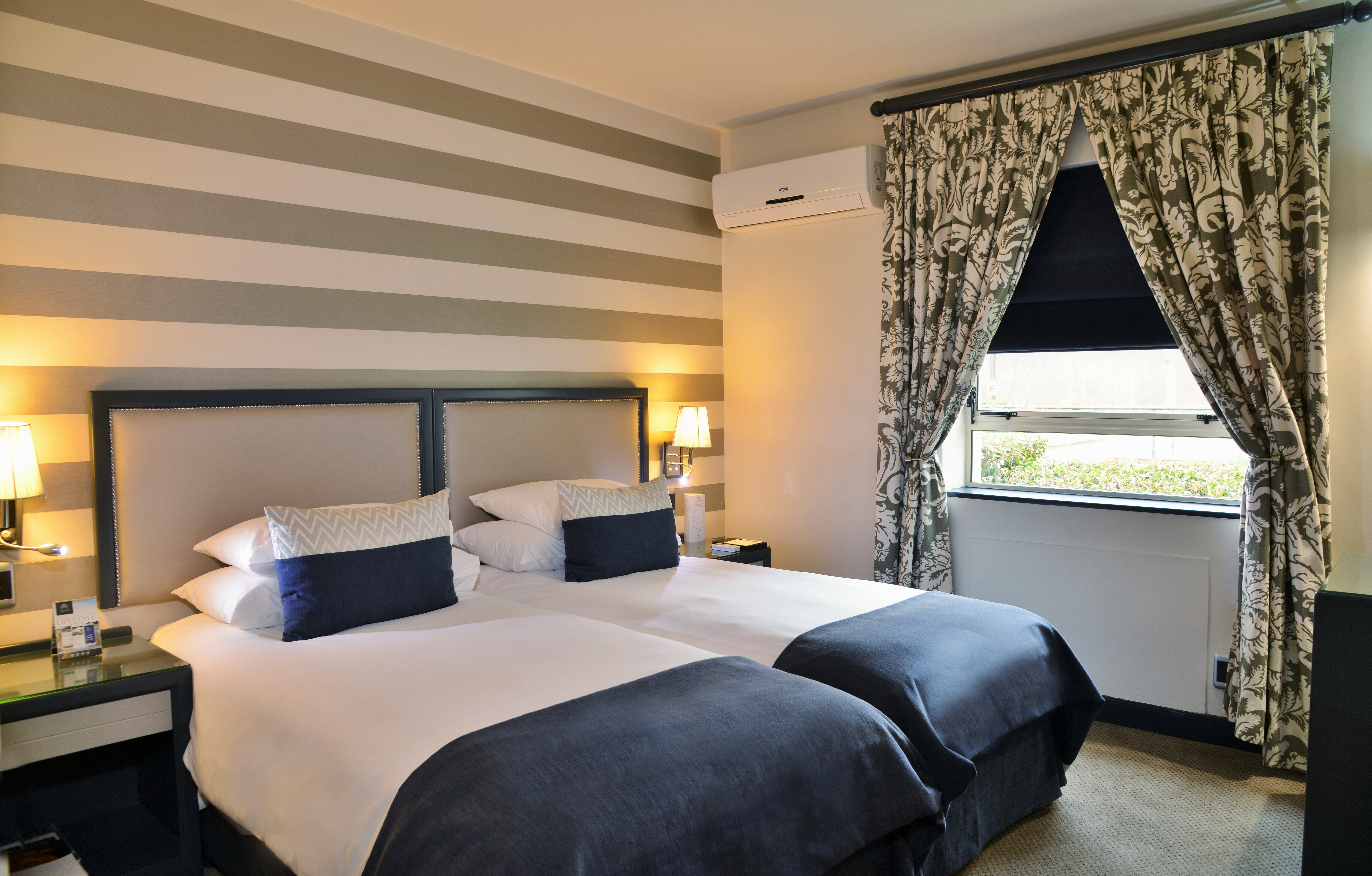 Accessible Room with Twin Beds