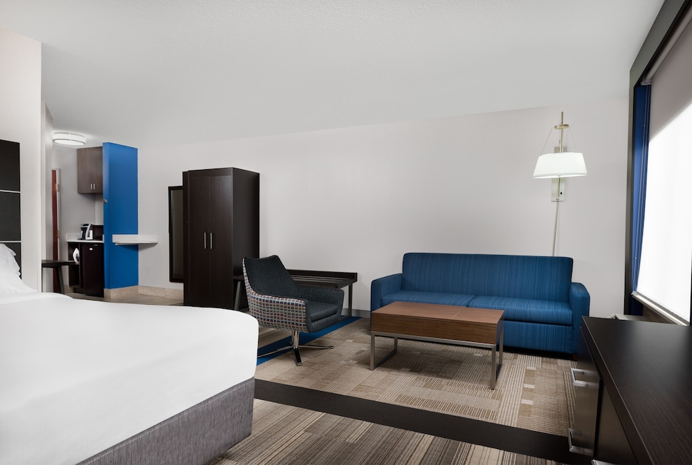 Holiday Inn Express Hillsville 27/47