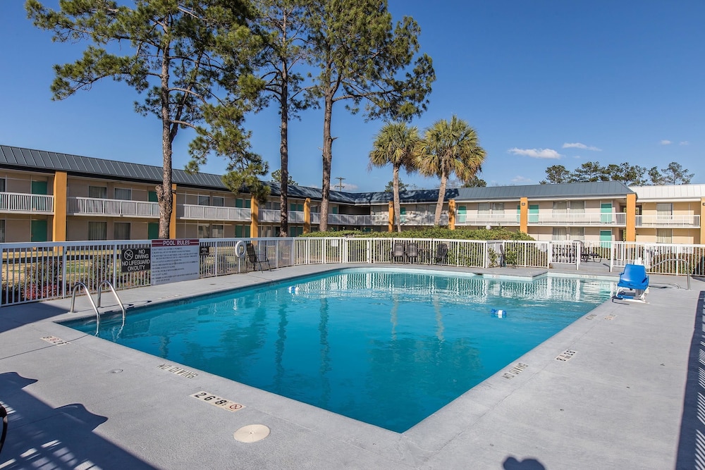 Econo Lodge Thomasville 3/64