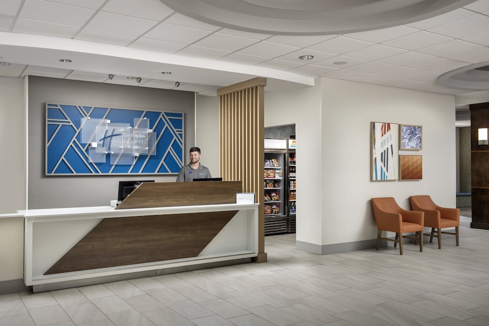 Holiday Inn Express Hoteland Suites Knoxville-Clinton 10/65