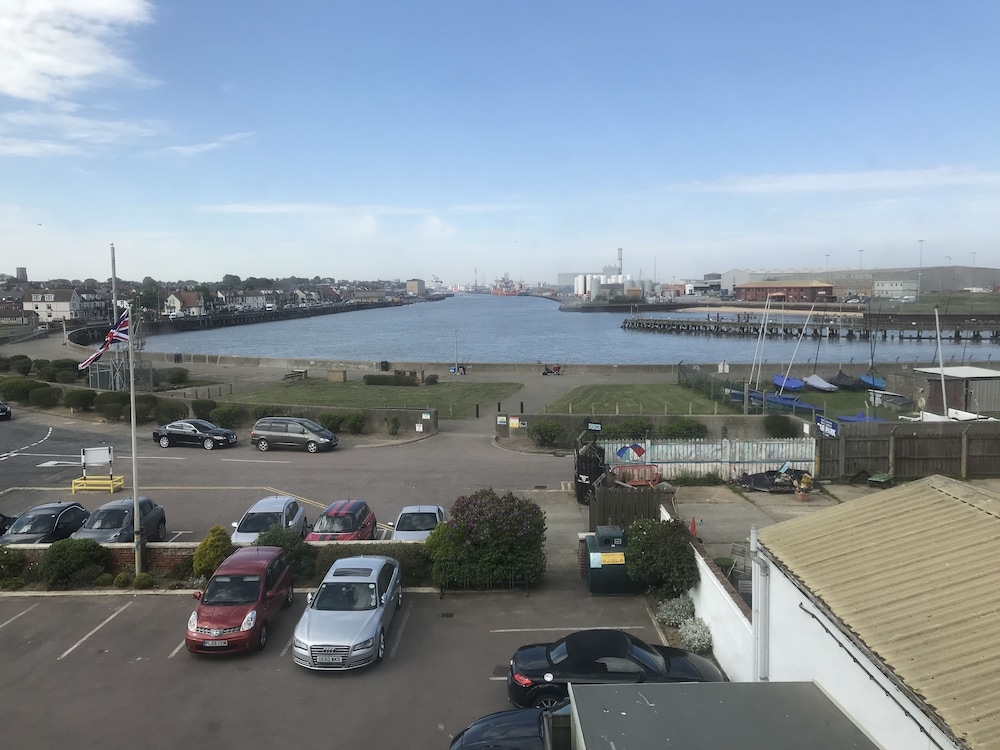 Pier Hotel 35/50