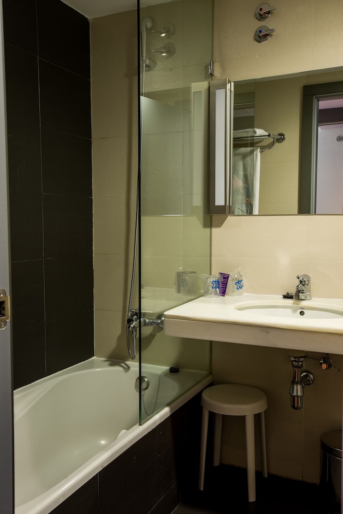 Hostal Torrejon 63/63